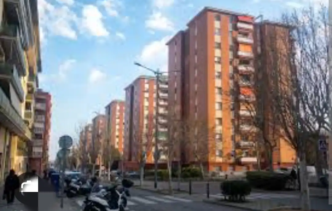 Vista exterior de Local en venda en Mataró amb Aire condicionat i Alarma