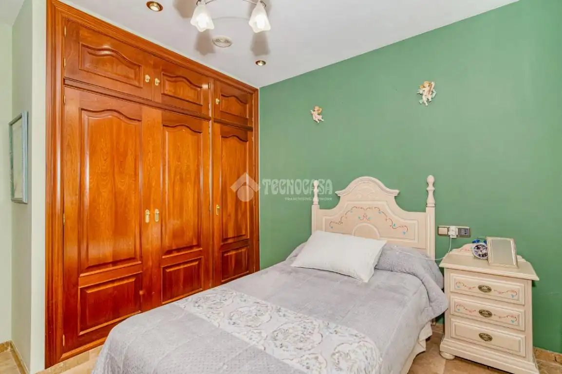 Bedroom of Houses for sale in Cenes de la Vega  with Terrace and Swimming Pool