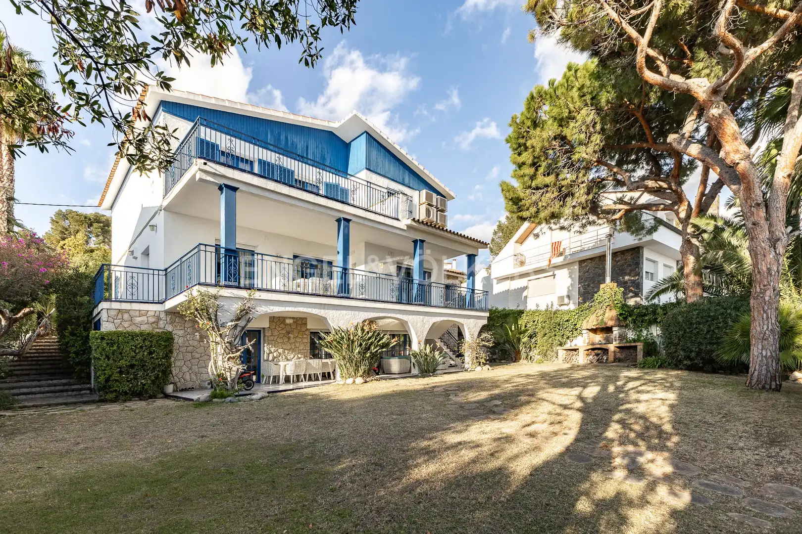 Vista exterior de Casa o chalet de alquiler en Sitges con Aire acondicionado, Calefacción y Jardín privado