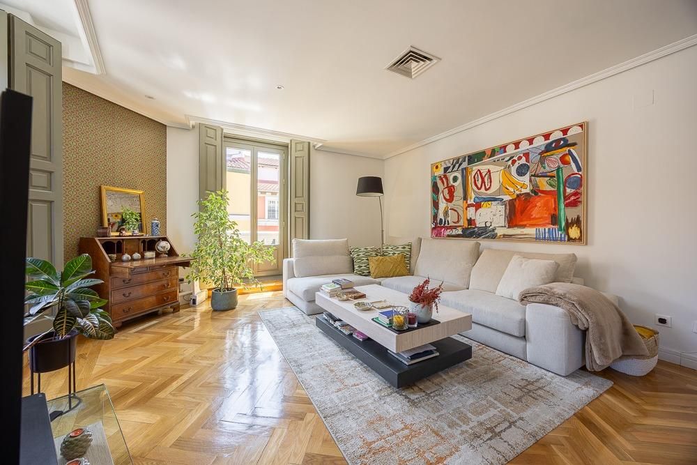 Flat for sale in Justicia - Chueca, Centro