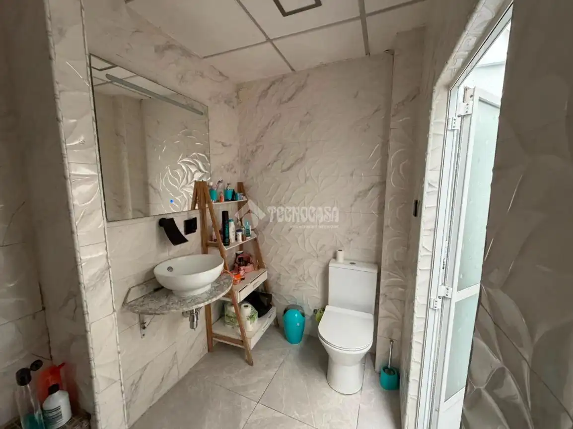 Casa adosada en venta en Torredonjimeno