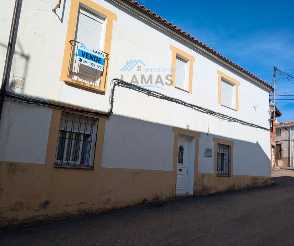 Vista exterior de Casa o xalet en venda en Deleitosa amb Balcó