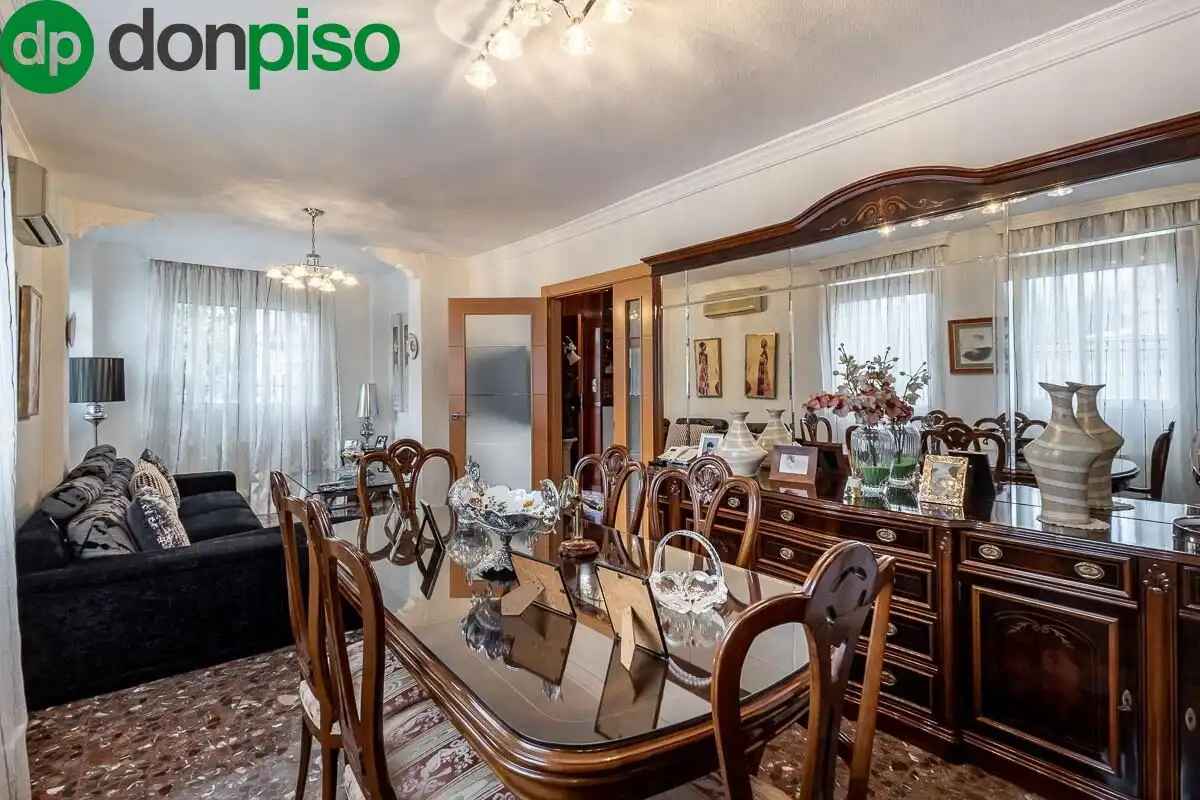 Dining room of Houses for sale in Granada  with Air Conditioner, Heating and Terrace