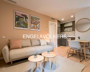 Sala d'estar de Apartament de lloguer en  Barcelona Capital amb Aire condicionat, Calefacció i Moblat