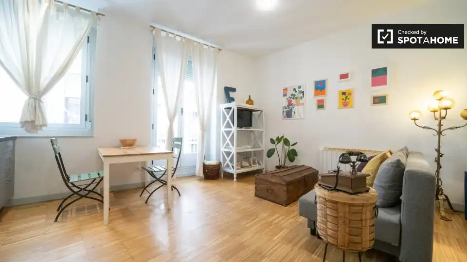 Flat with terrace to rent in Centro