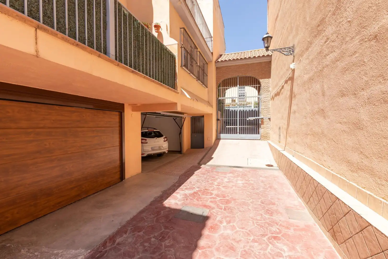 Parking de Casa o chalet en venta en Granada con Aire acondicionado, Calefacción y Terraza