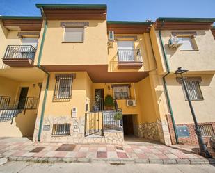Exterior view of Single-family semi-detached for sale in Alfacar  with Air Conditioner, Heating and Terrace