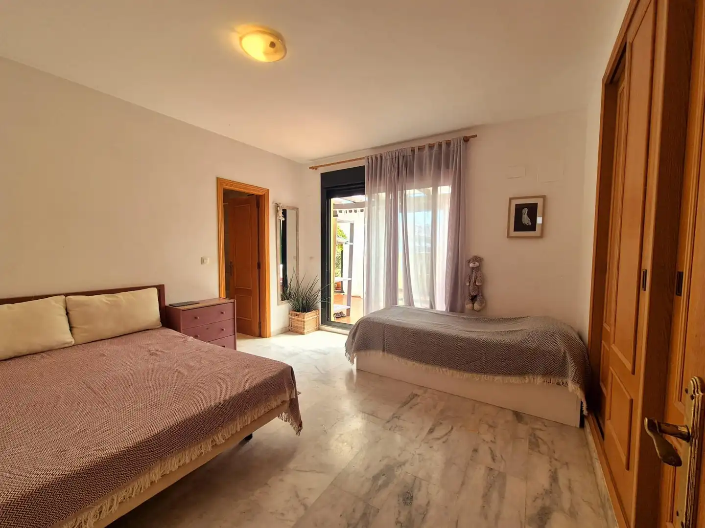 Schlafzimmer von Dachboden zum Verkauf in Mijas mit Privatgarten, Terrasse und Gemeinschaftspool
