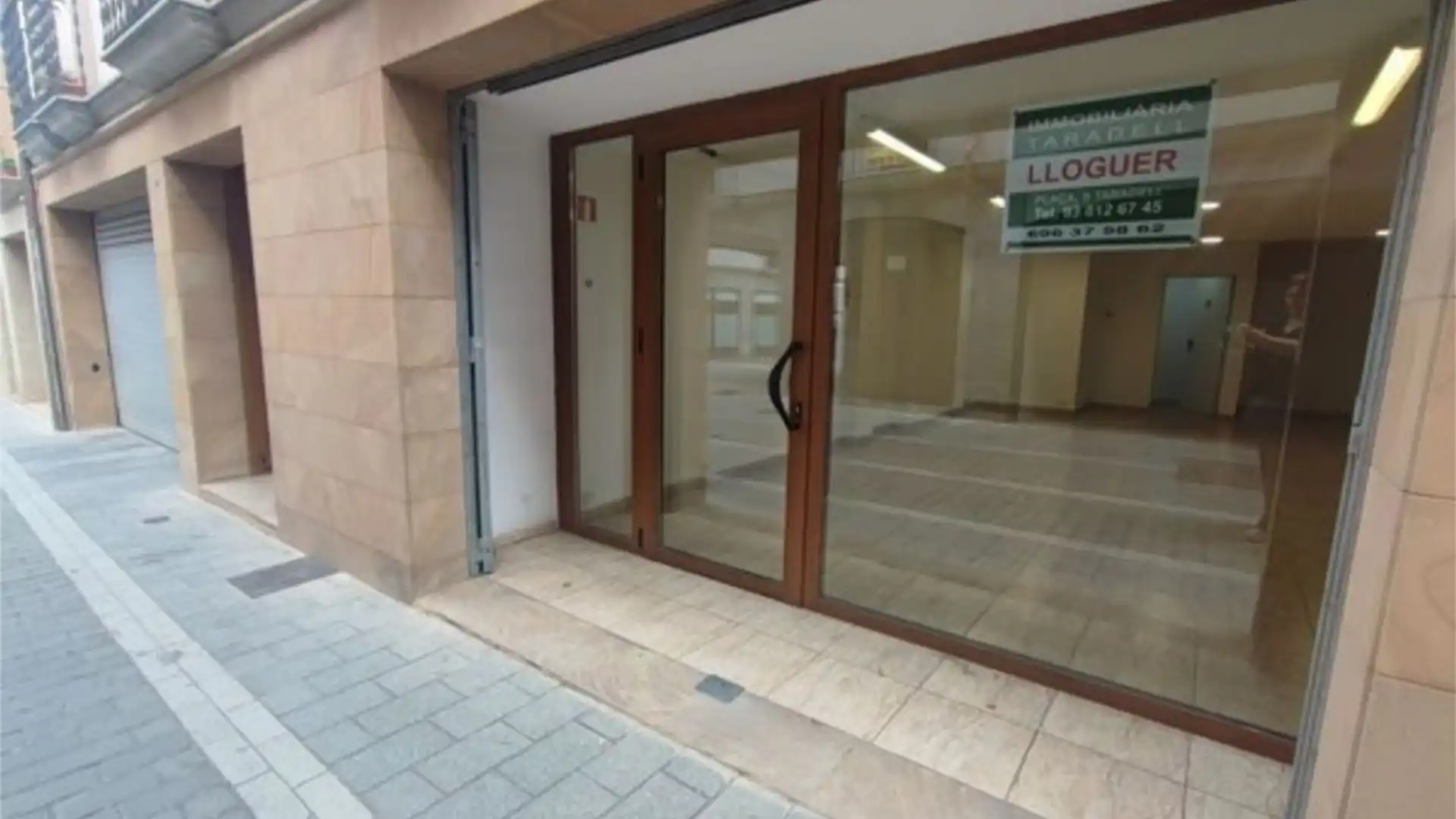 Local de lloguer a Carrer de la Vila