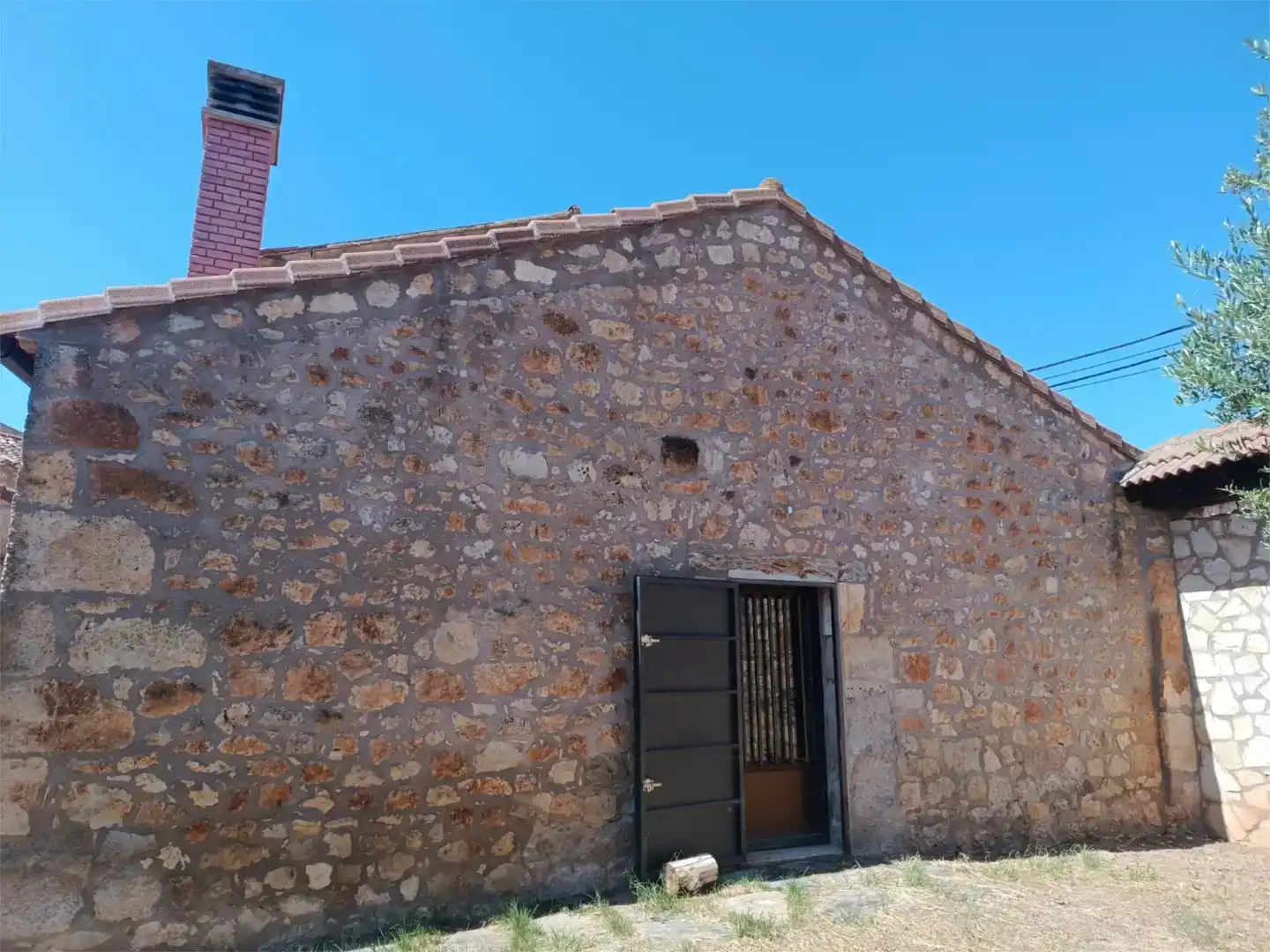 Vista exterior de Casa o xalet en venda en Iglesiarrubia