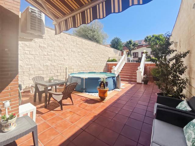 Casa adosada en Venta en Casco Histórico