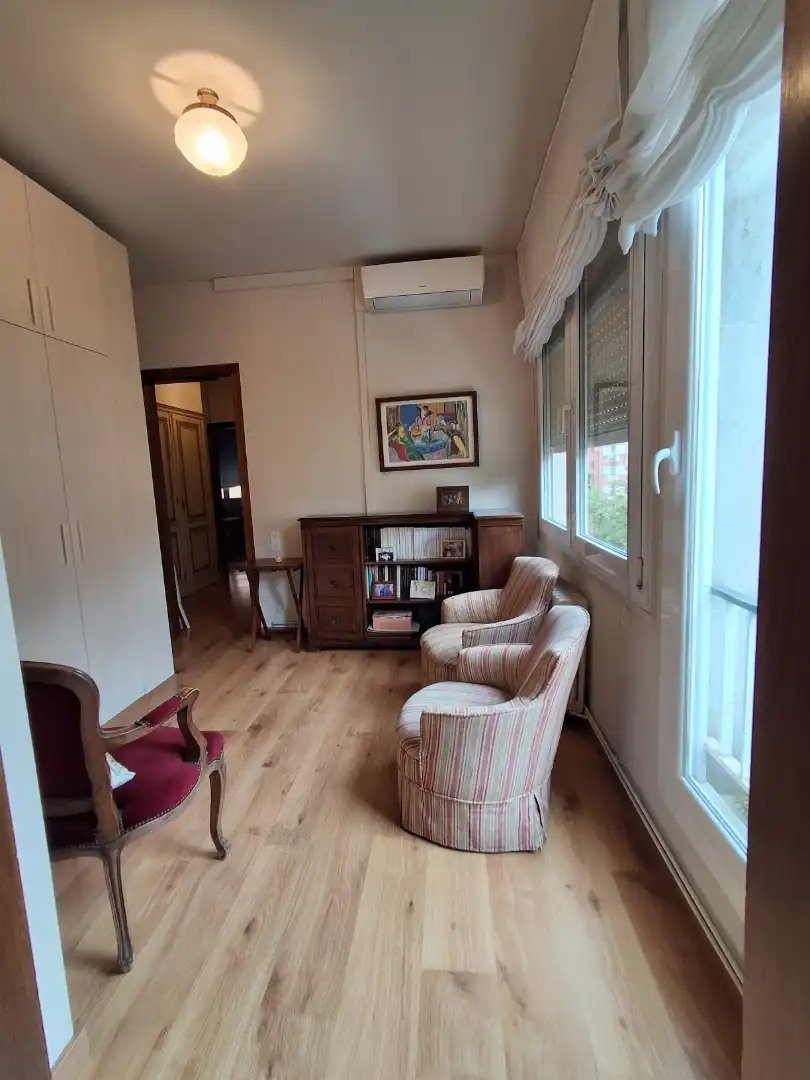 Wohnzimmer von Wohnung zum Verkauf in Barcelona mit Klimaanlage, Heizung und Parkett