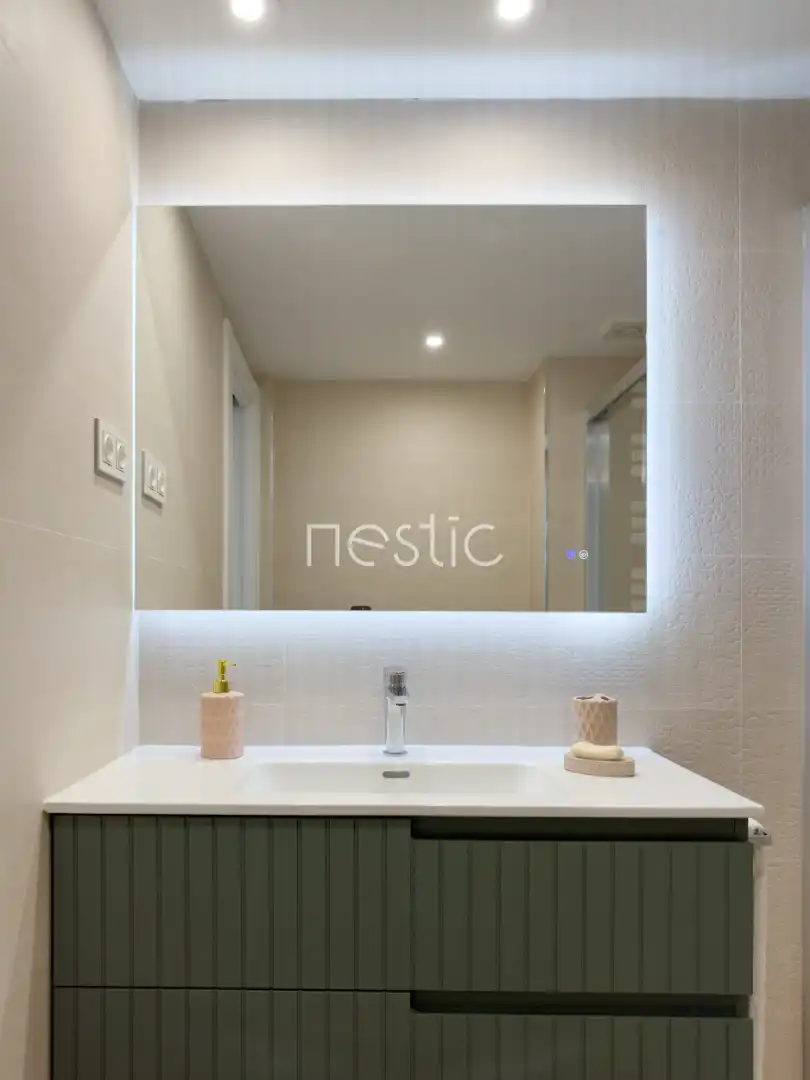 Bany de Apartament de lloguer en Madrid amb Aire condicionat, Calefacció i Terrassa
