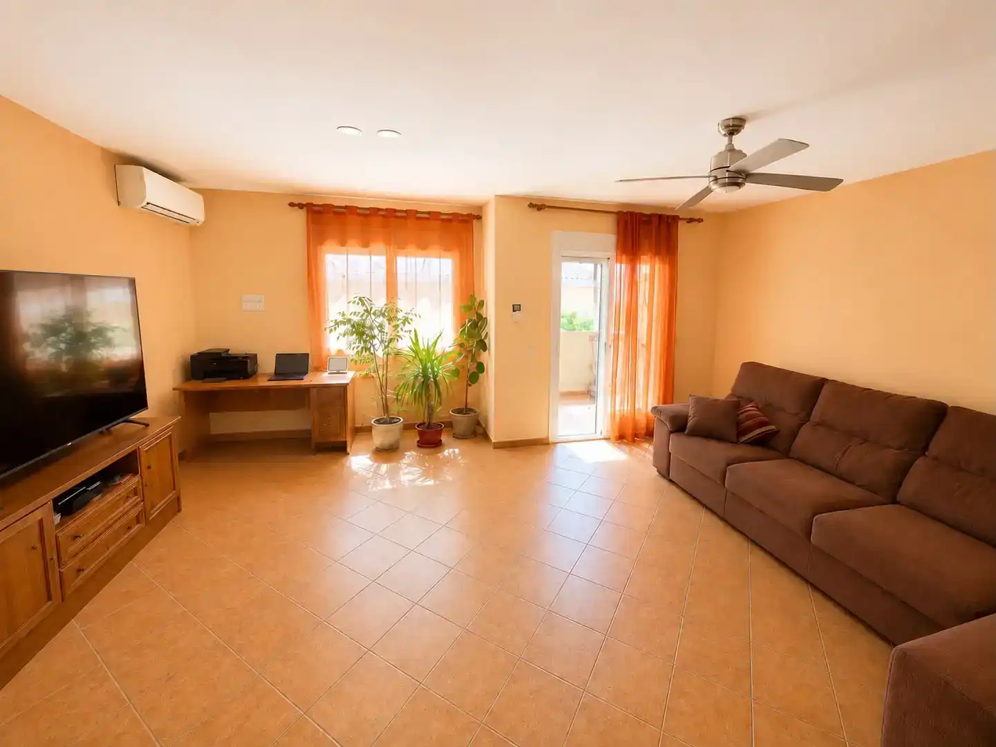 Sala de estar de Casa o chalet en venta en Ocaña con Jardín privado, Parquet y Piscina
