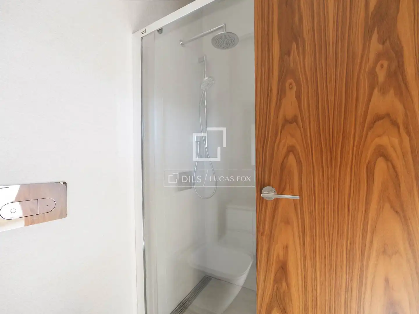 Bany de Casa o xalet en venda en Sagunto / Sagunt amb Aire condicionat, Calefacció i Jardí privat
