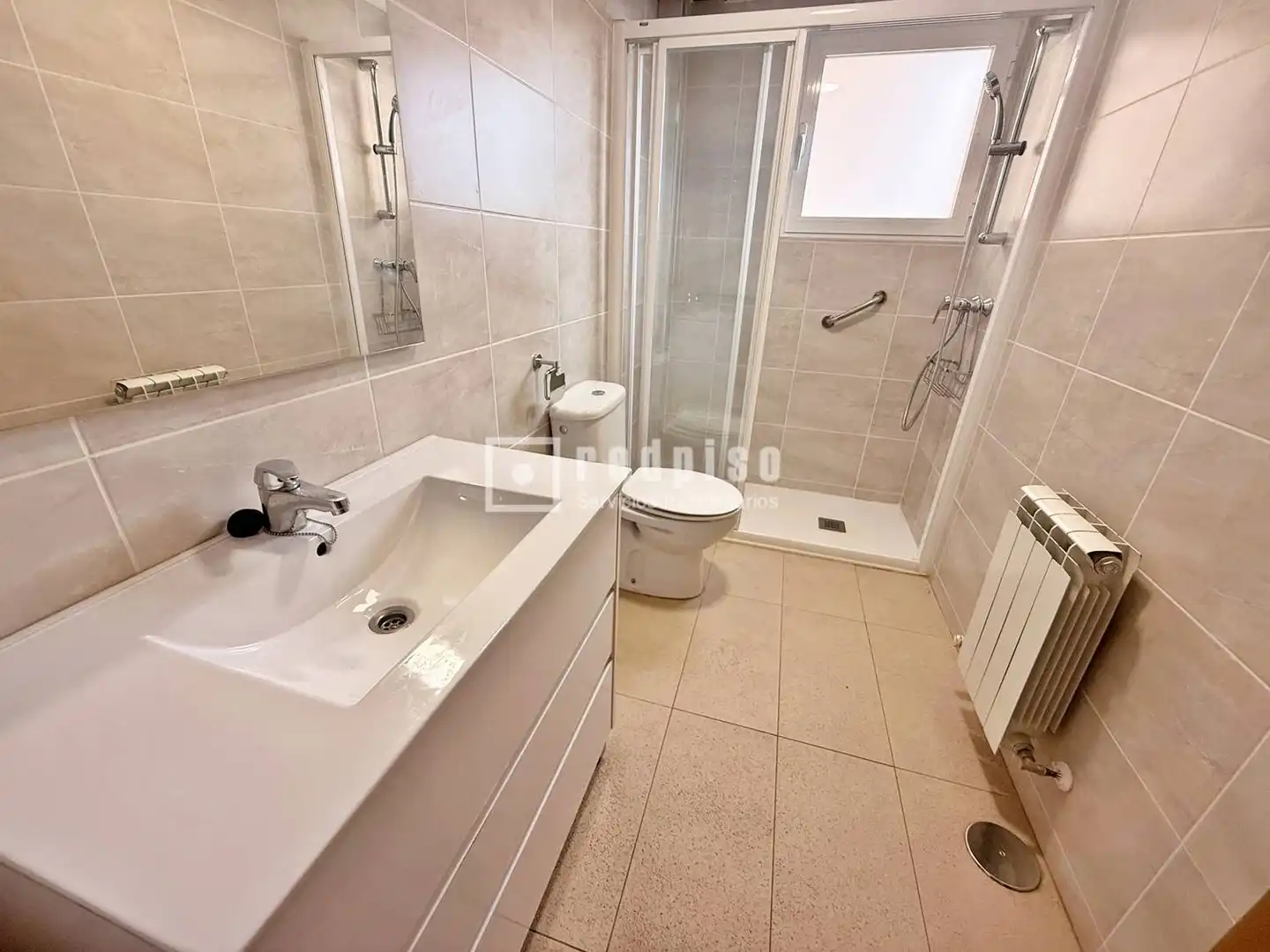 Badezimmer von Wohnung zum Verkauf in Guadalajara mit Heizung, Privatgarten und Parkett