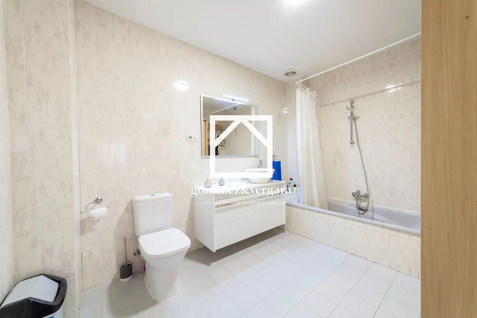Badezimmer von Wohnung zum Verkauf in Burjassot mit Klimaanlage, Heizung und Terrasse