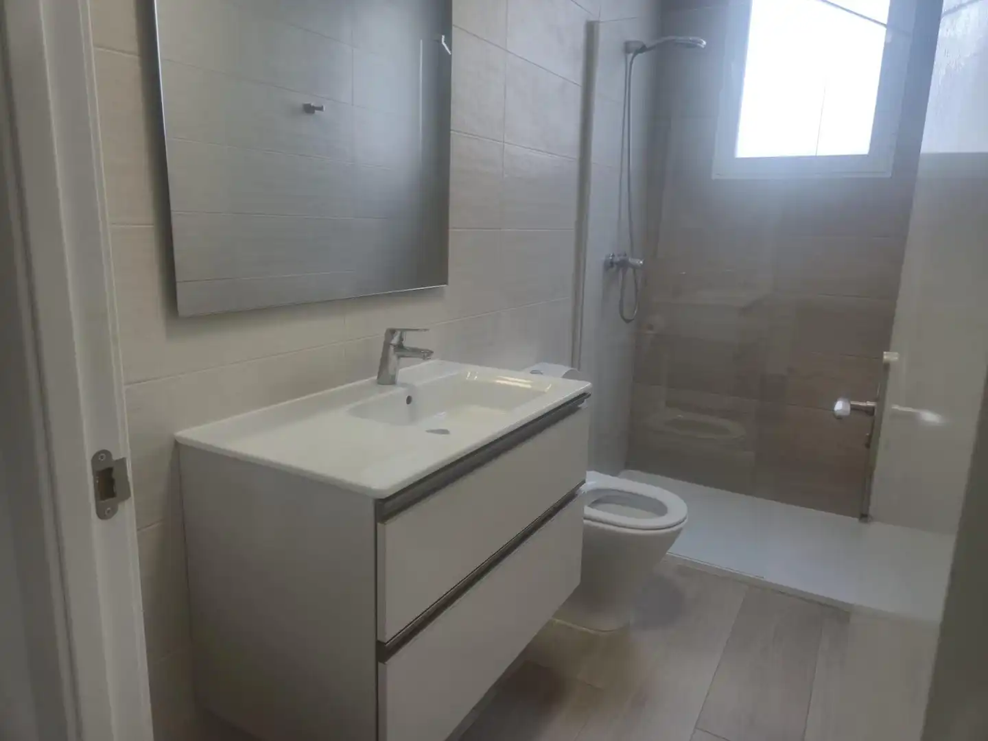 Bathroom of Attic for rent in Aldaia  with Terrace