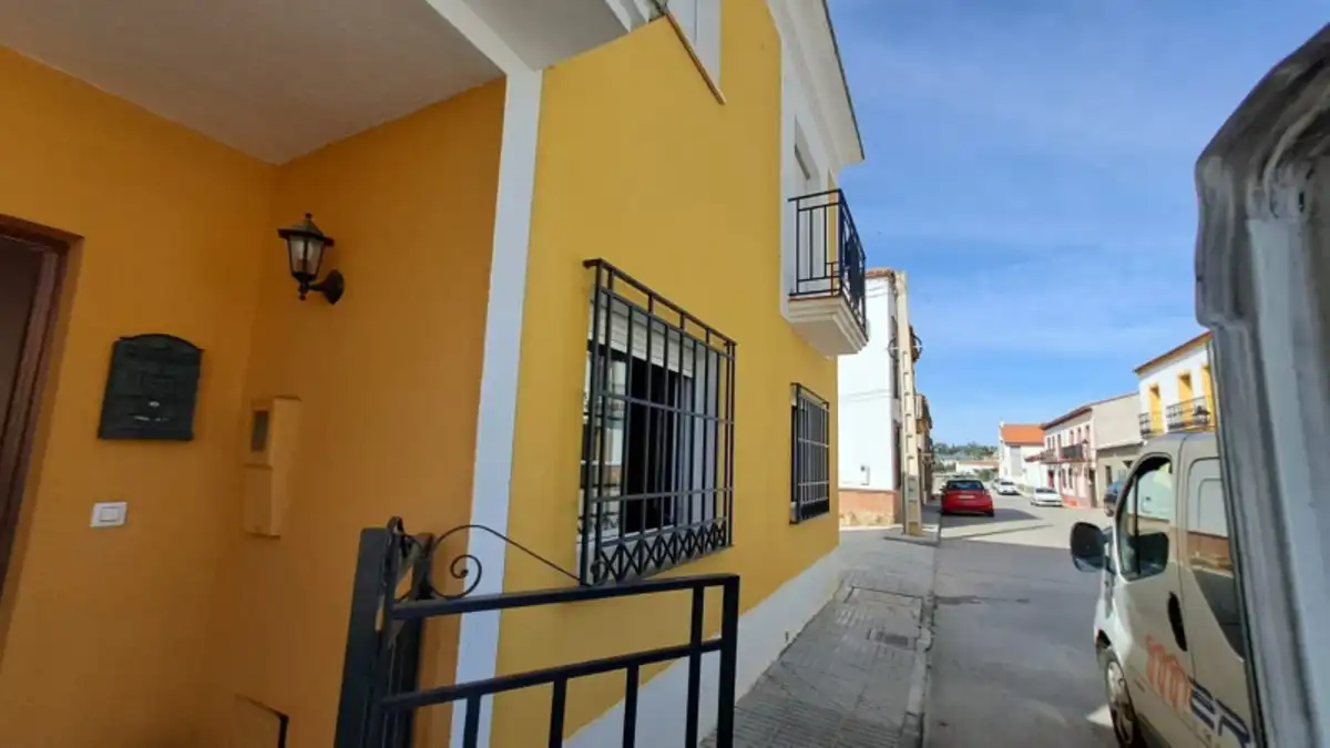 Vista exterior de Casa adosada en venta en Hornachos