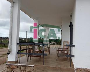 Terrassa de Finca rústica en venda en Arroyo de la Luz amb Calefacció, Jardí privat i Traster
