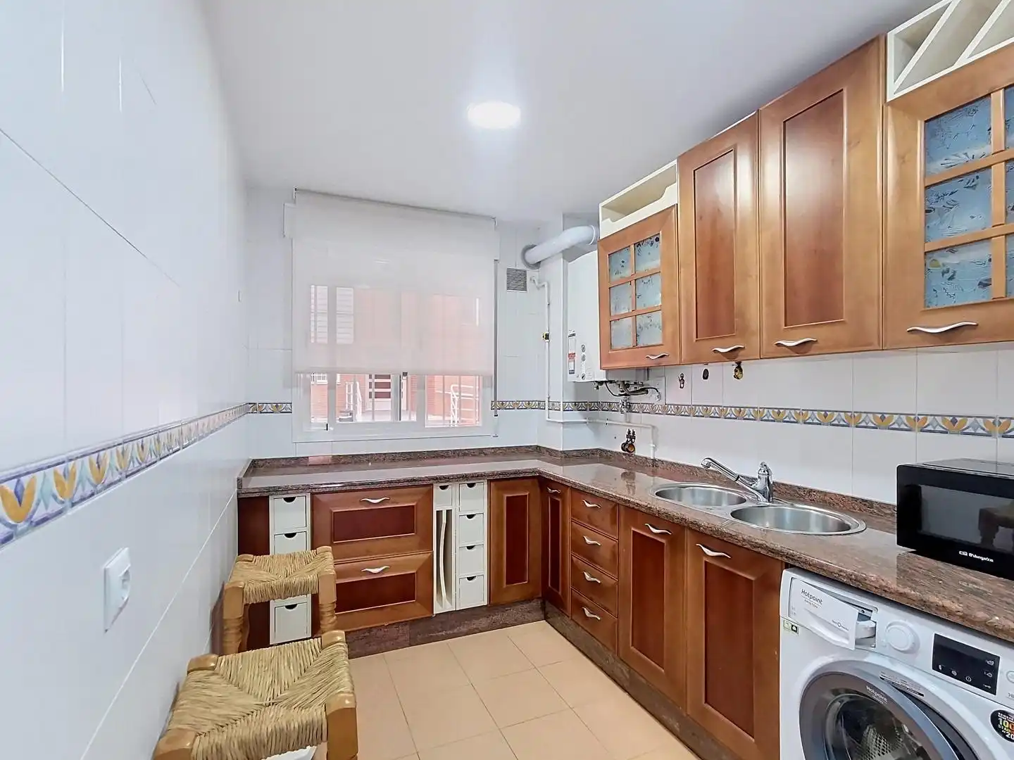 Ground floor with lift to rent in Calle Profesor Domínguez Ortiz, imagen 12