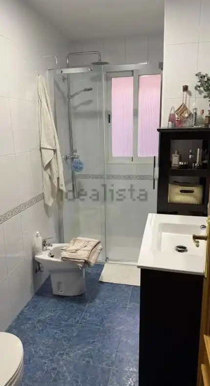 Bathroom of Flat for sale in Ciudad Real  with Air Conditioner, Heating and Terrace