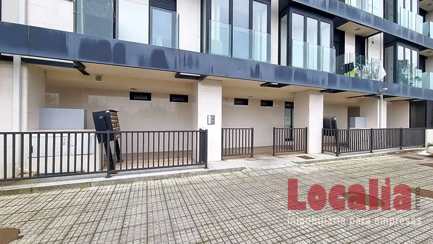 Vista exterior de Local en venta en Santa Cruz de Bezana
