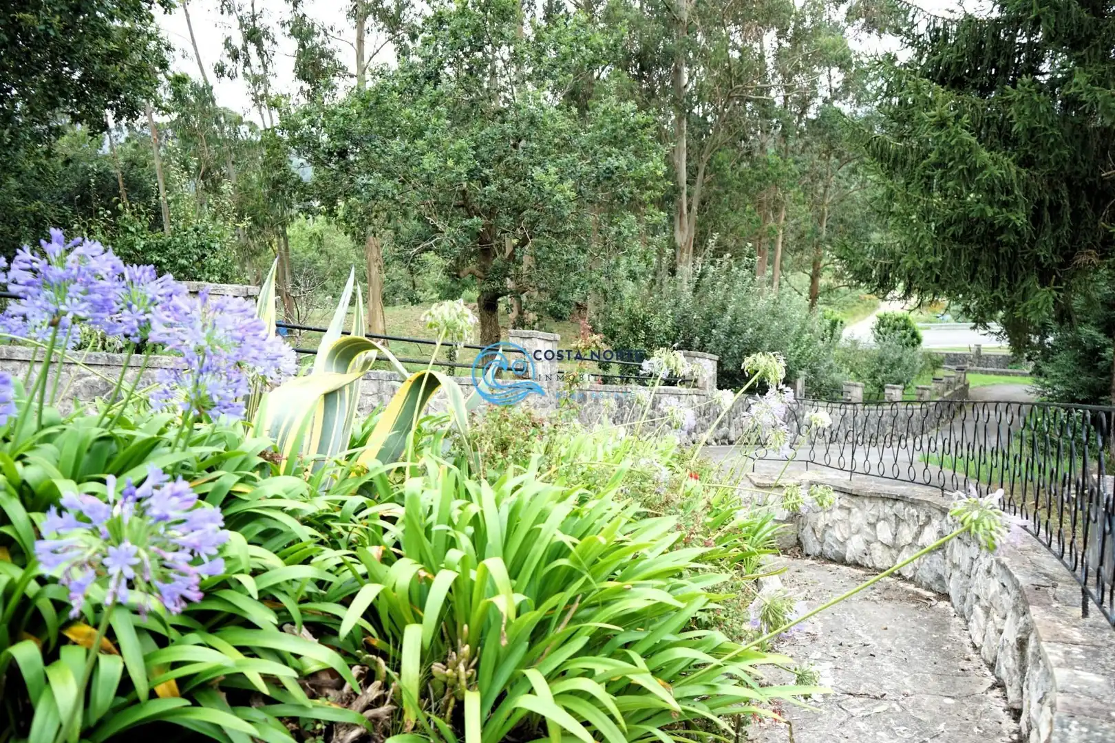 Jardín de Casa o chalet en venta en Reocín con Trastero y Amueblado