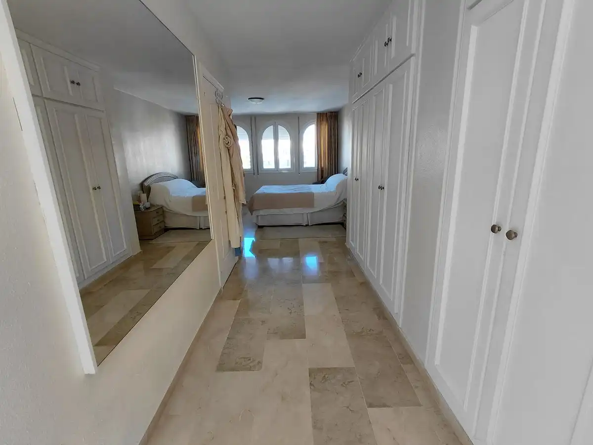 Ático en venta en Marbella con Terraza, Trastero y Piscina