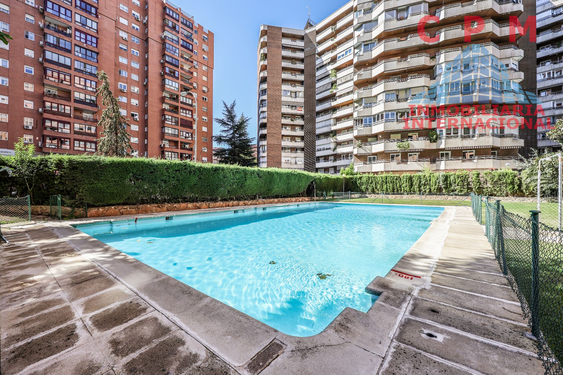 Swimming pool of Flat to rent in  Madrid Capital  with Air Conditioner, Heating and Parquet flooring