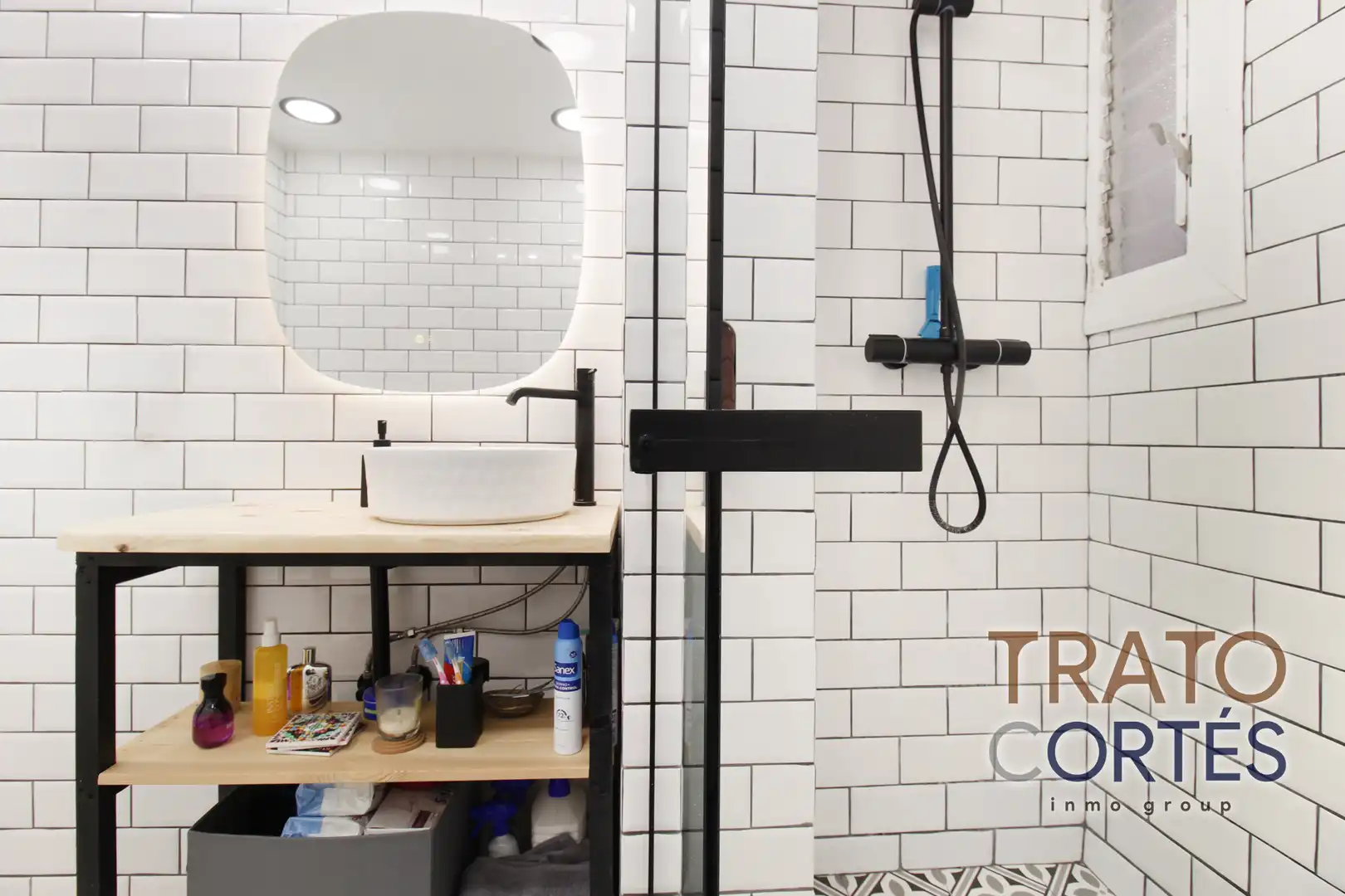 Bathroom of Ground floor for sale in Passeig Maragall