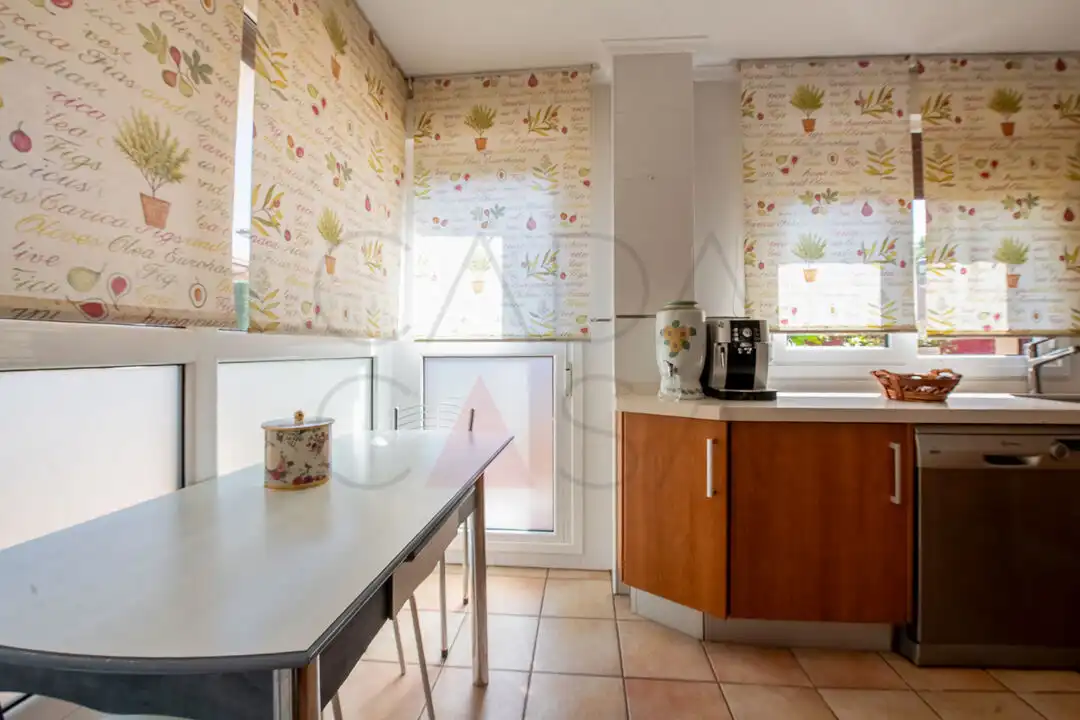 Cocina de Casa o chalet en venta en Villaescusa (Cantabria) con Calefacción, Jardín privado y Terraza