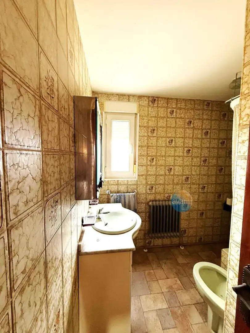 Bathroom of Flat for sale in Santibáñez de Béjar  with Air Conditioner and Heating