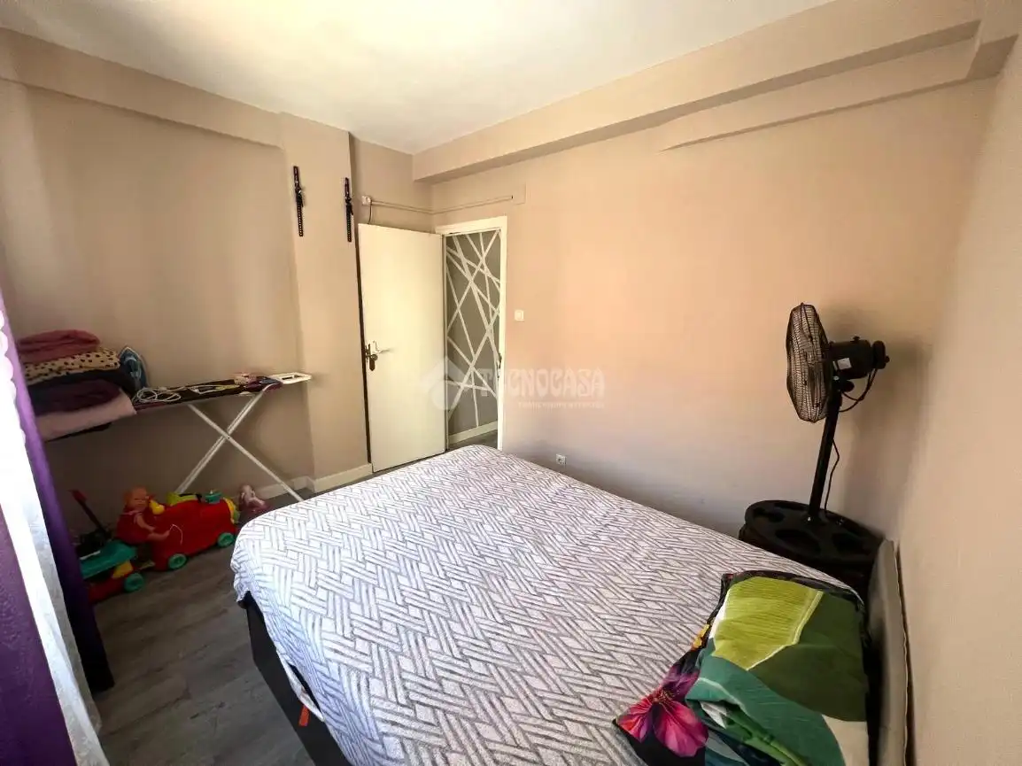 Bedroom of Flat for sale in Zaragoza  with Air Conditioner, Heating and Terrace