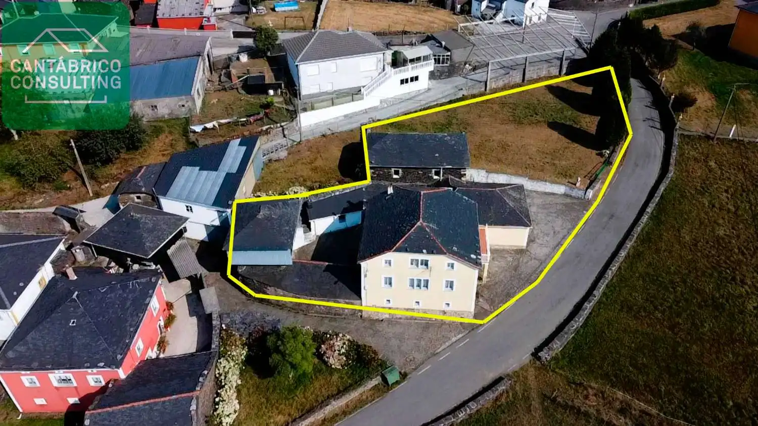 Vista exterior de Finca rústica en venda en Villayón amb Calefacció, Parquet i Terrassa