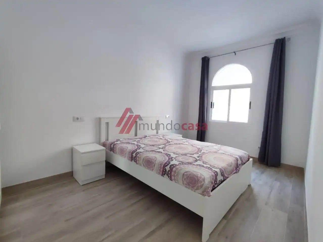 Habitación de Piso de alquiler en Ferrol con Calefacción y Amueblado