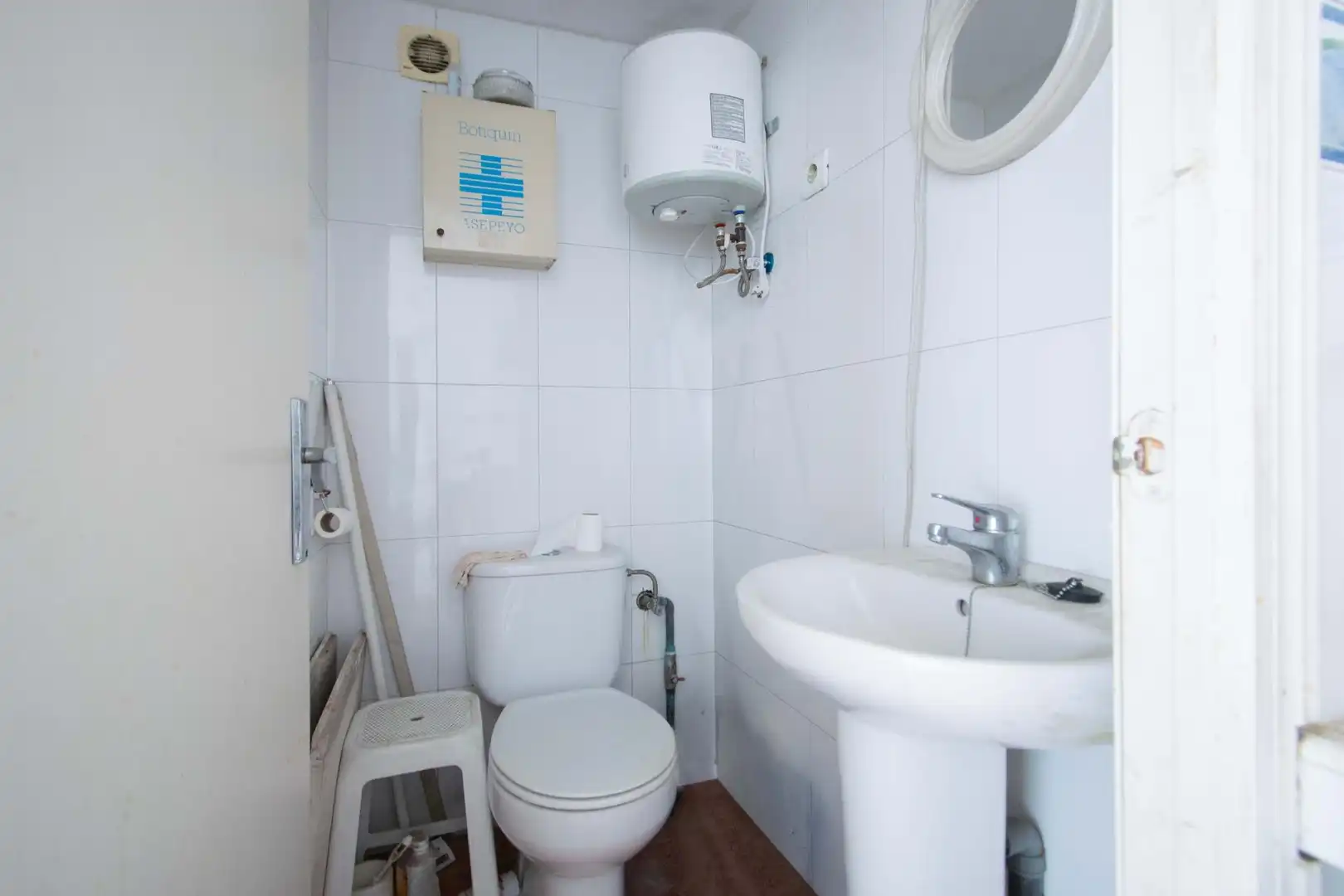 Bathroom of Houses for sale in Sevilla  with Air Conditioner, Terrace and Storage room