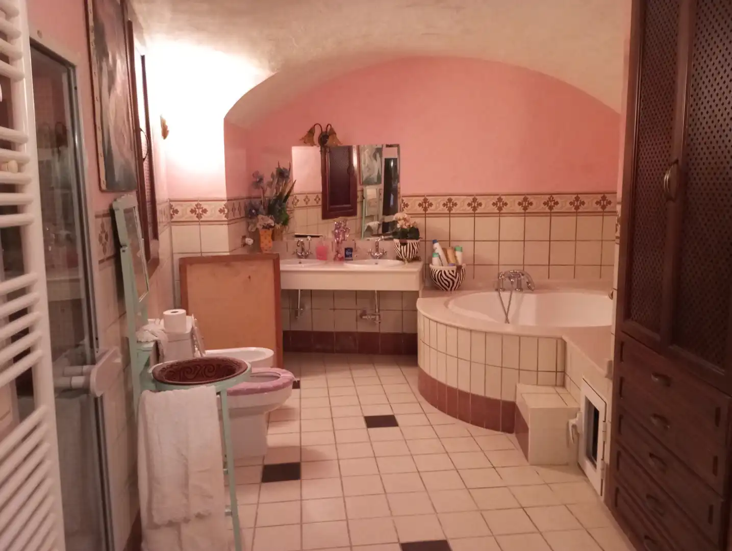 Bany de Casa o xalet de lloguer en Cortes de Baza amb Moblat, Es permeten mascotes i Piscina comunitària