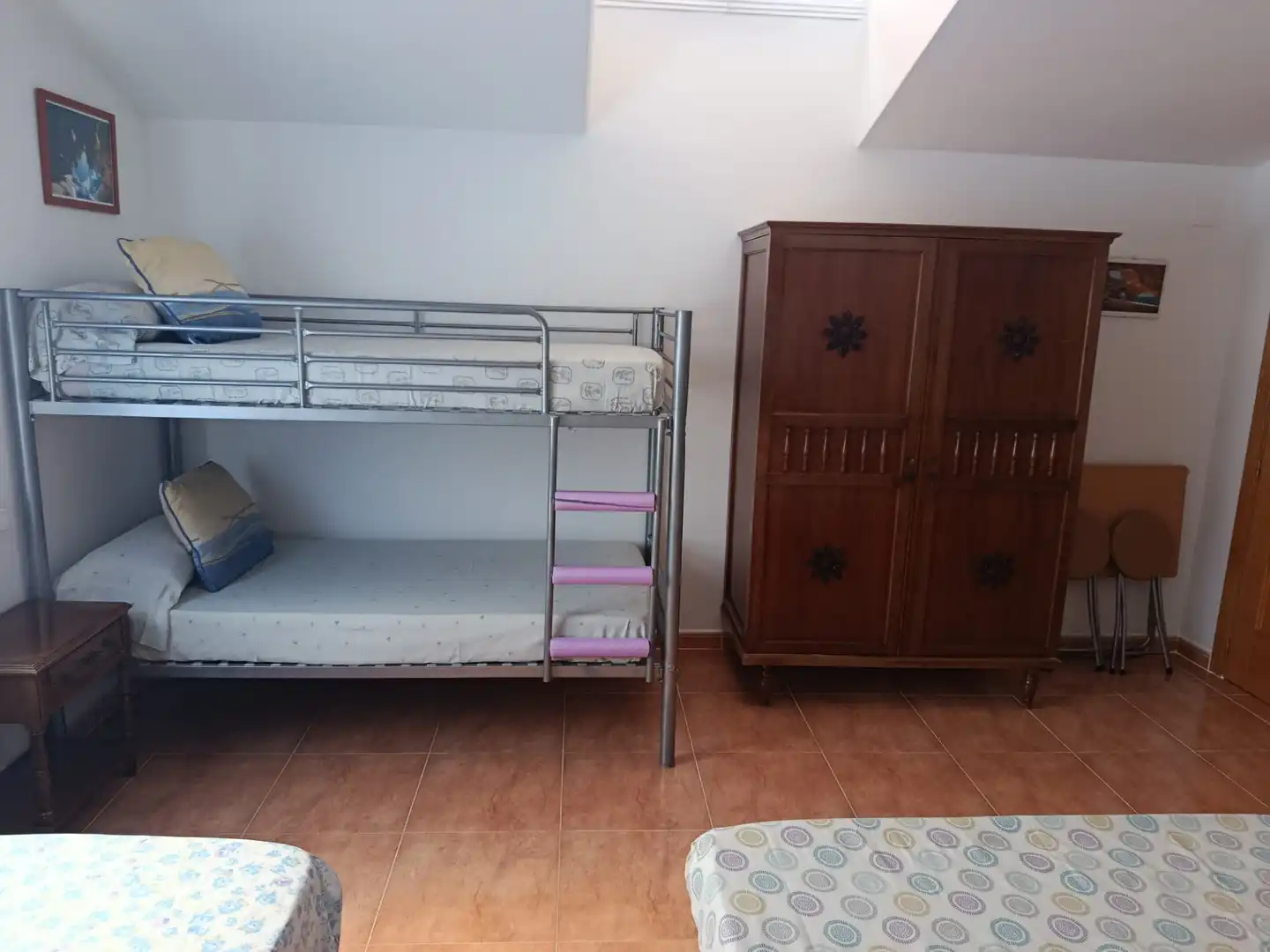Dormitori de Casa adosada en venda en Mota del Cuervo amb Calefacció, Terrassa i Moblat