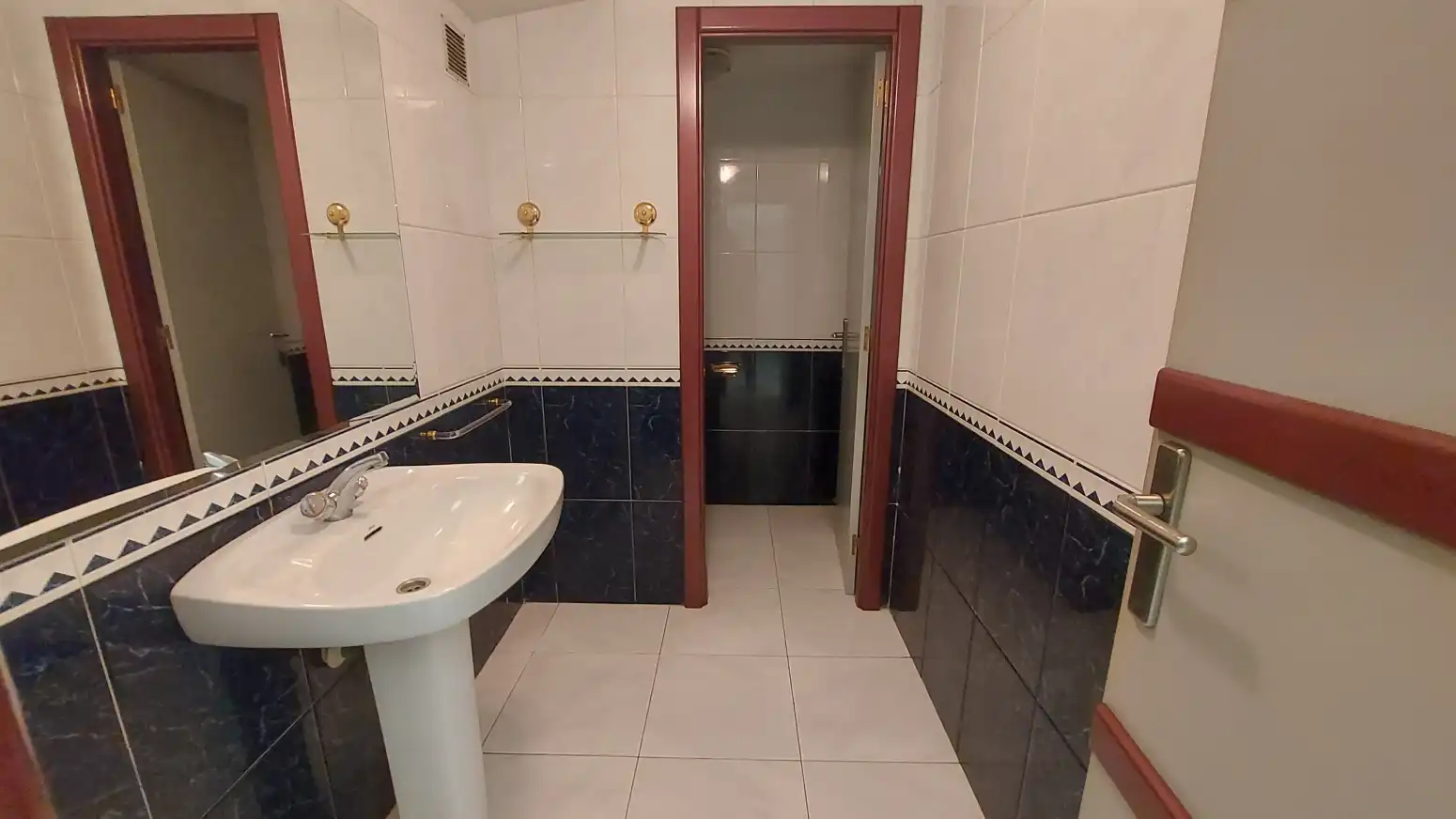 Business premises for sale in Logroño - Calle General Vara de Rey, imagen 7