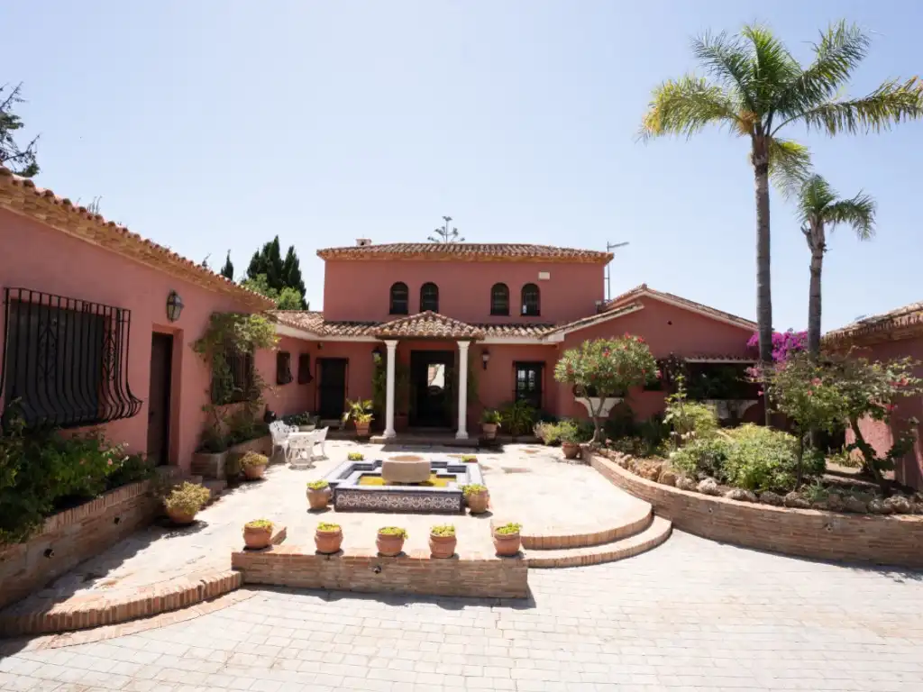 Exterior view of Houses for sale in Benalmádena