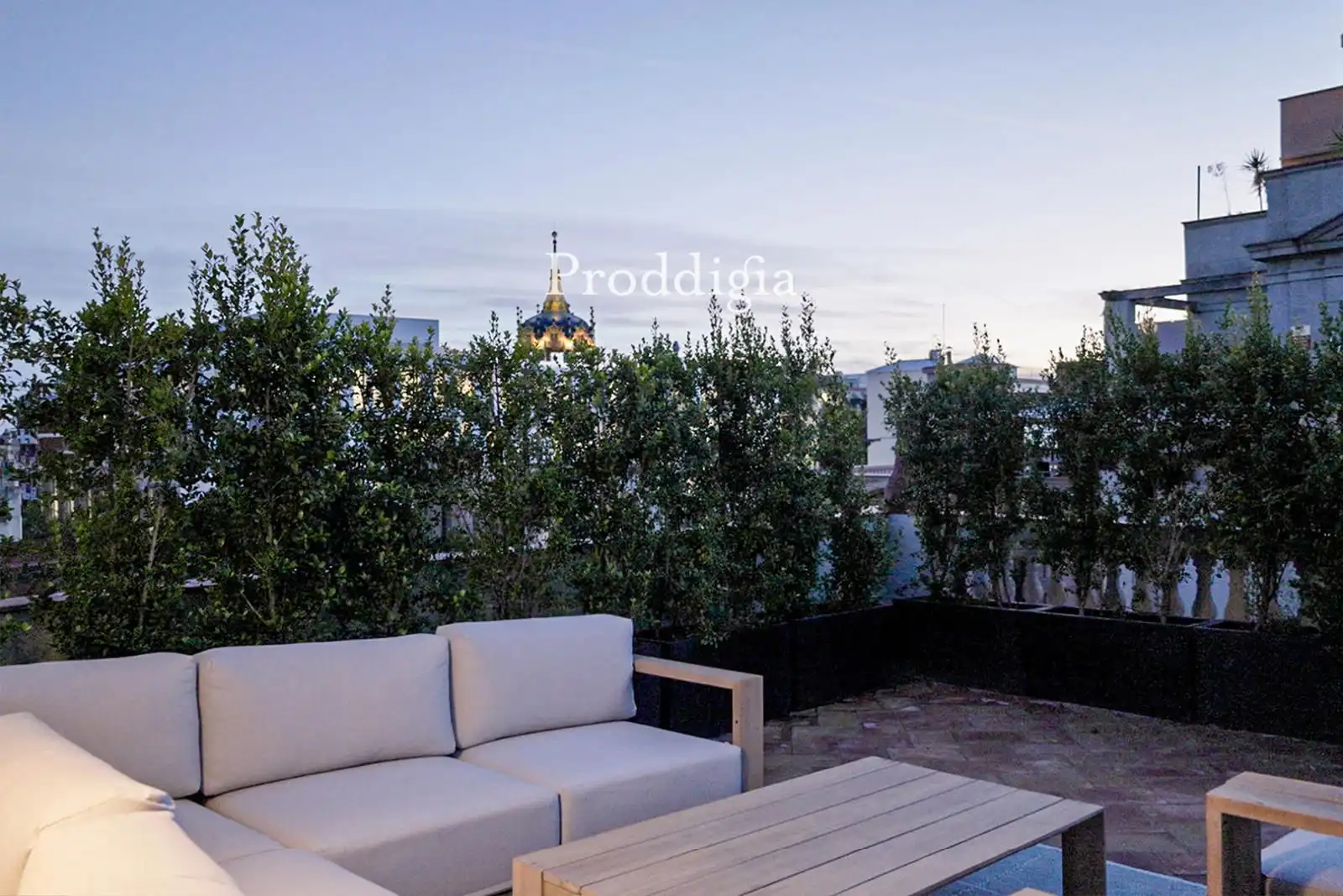 Terrassa de Casa o xalet en venda en Barcelona amb Aire condicionat, Calefacció i Jardí privat