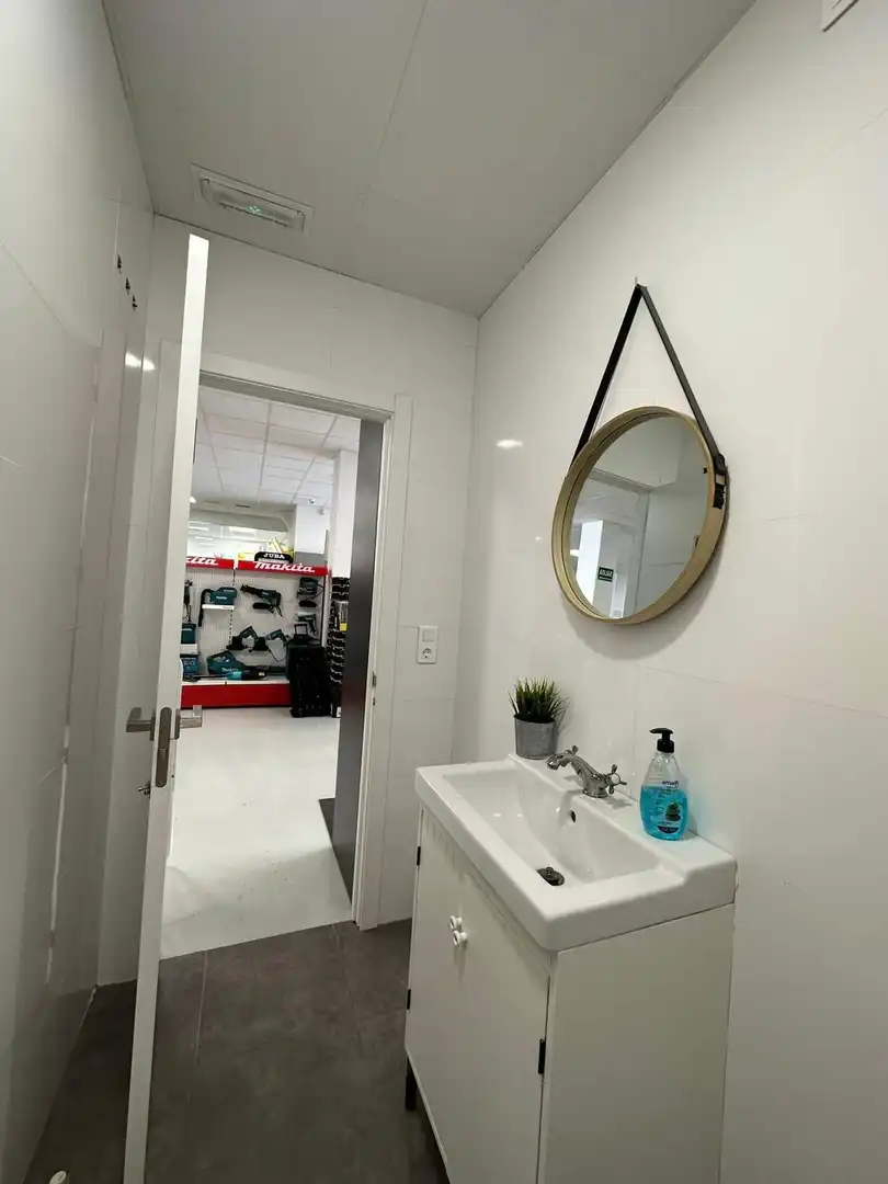 Baño de Nave industrial en venta en Paiporta