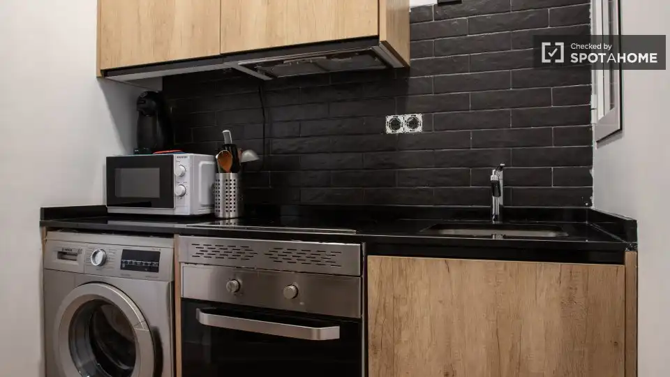 Kitchen of Flat for rent in Madrid  with Air Conditioner, Heating and Furnished