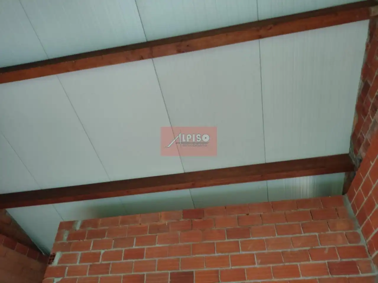 Vista exterior de Casa o xalet en venda en San Cibrao das Viñas amb Calefacció, Jardí privat i Balcó