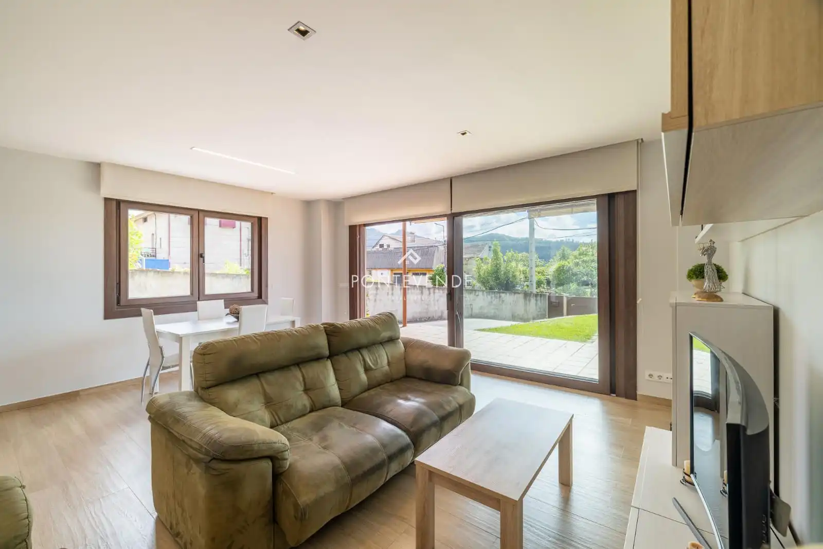 Sala de estar de Casa o chalet en venta en Vigo  con Calefacción, Terraza y Trastero