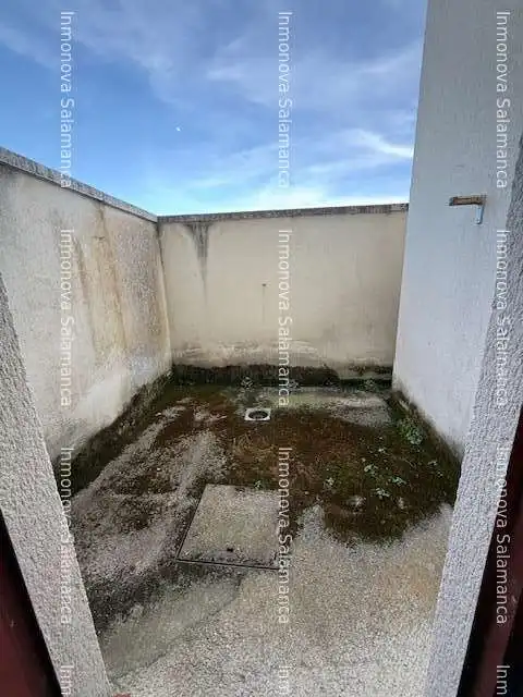Casa o chalet en venta en Vecinos con Calefacción, Terraza y Trastero