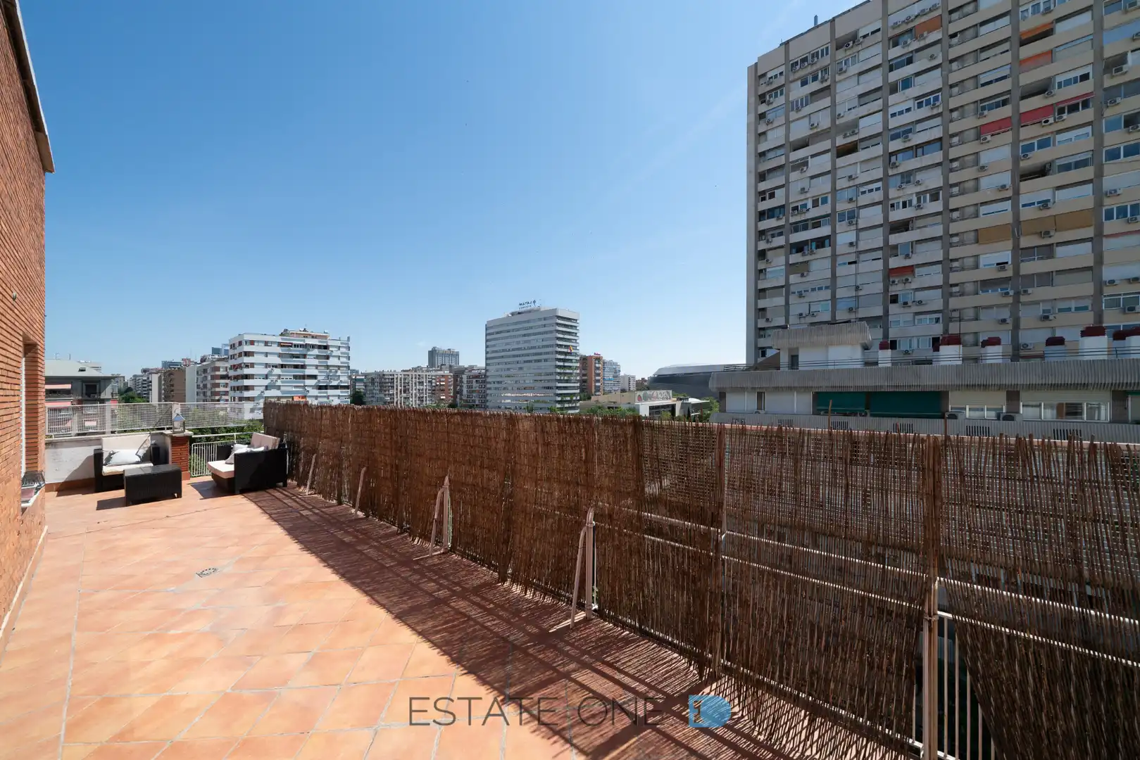 Vista exterior de Ático de alquiler en Madrid con Aire acondicionado, Calefacción y Terraza