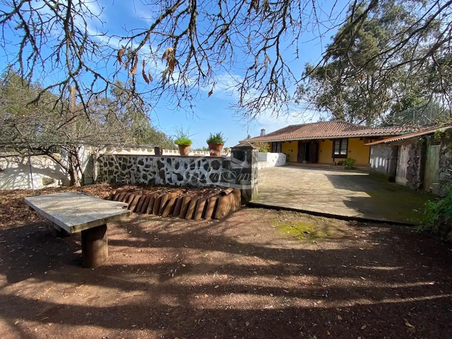 Vista exterior de Casa o xalet en venda en El Tanque amb Jardí privat, Terrassa i Traster