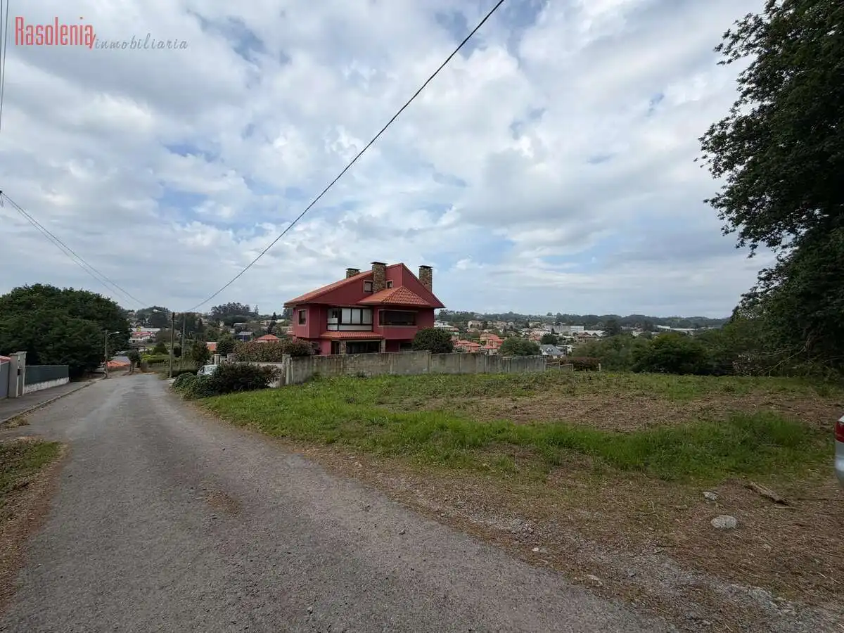 Residencial en venta en Oleiros